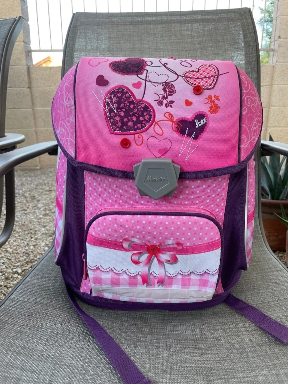 MagTaller (Finland) backpack, Hardshell, elementary school bag, girls K-3 grade
